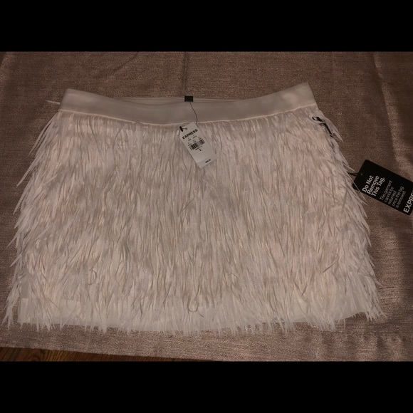 Express silk and chiffon off white  mini skirt - Picture 2 of 2